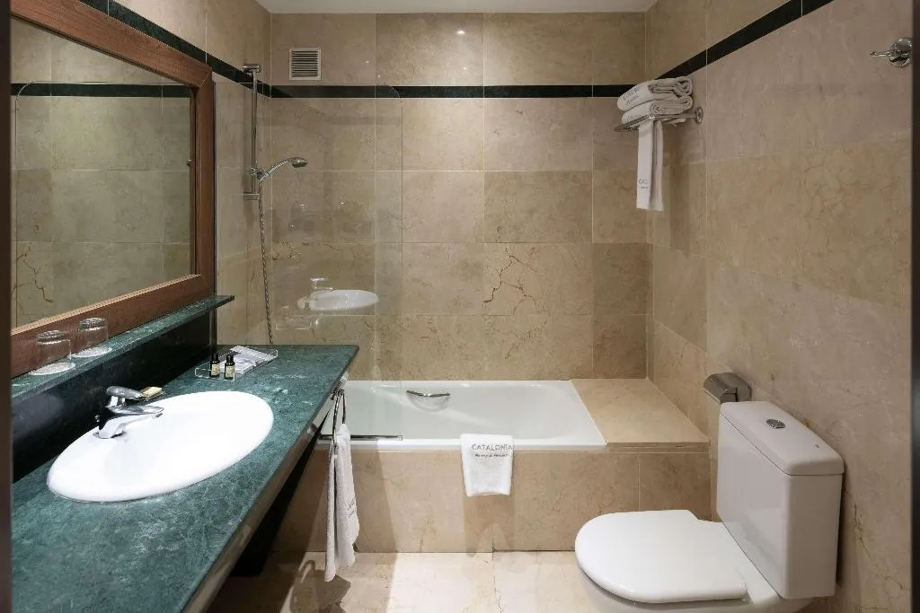 Room, Catalonia Puerta del Sol, Madrid
