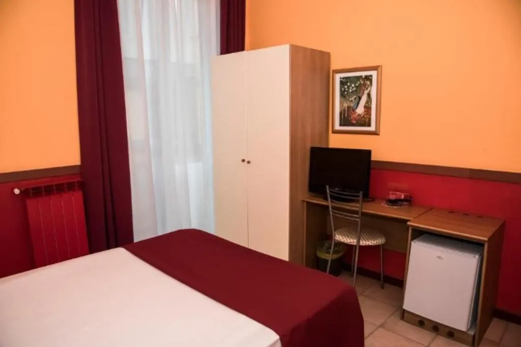 TRIPLE ECONOMY Room, Corallo Milano, Milan