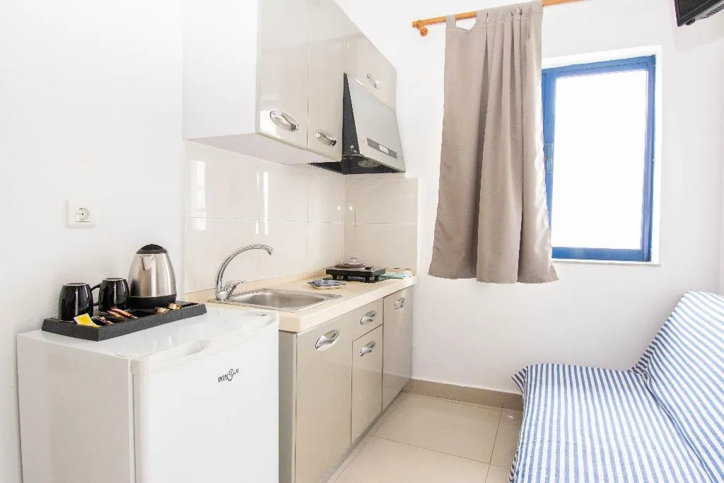 STUDIO WITH JACUZZI Room, OV Suites, Crete