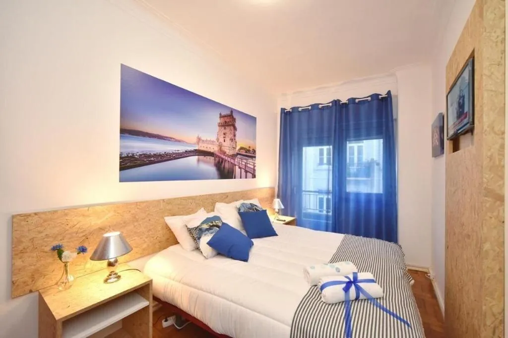 Room, Tuk Tuk Hostel, Lisbon