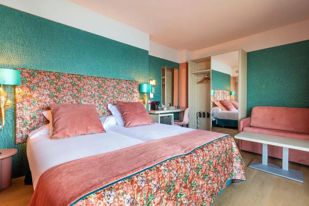 DOUBLE DELUXE SEA VIEW Room, NYX Hotel Ibiza - Adults only, Ibiza