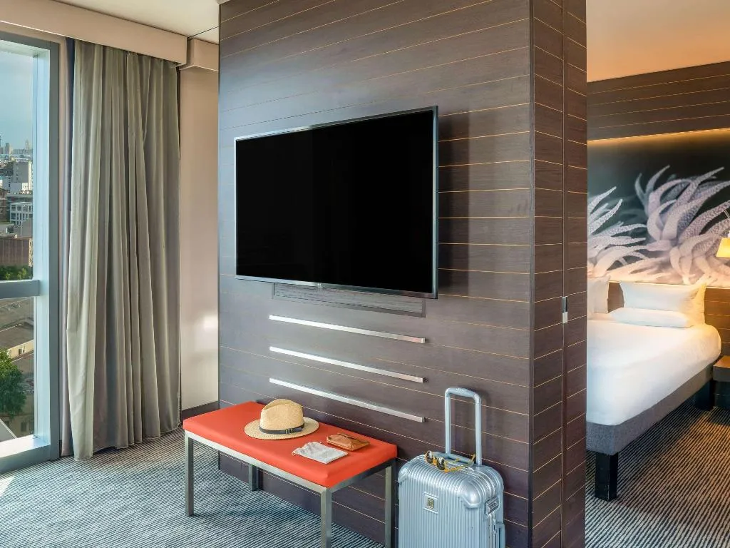 SUITE SUPERIOR QUEEN BED Room, Novotel Barcelona City, Barcelona