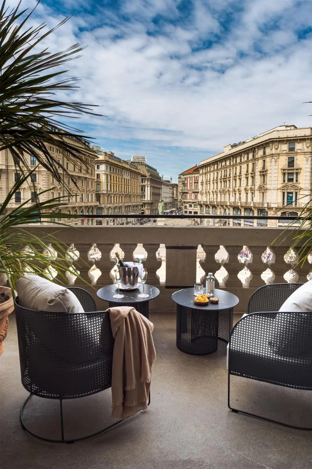 SUITE STANDARD Room, Palazzo Cordusio A Gran Melia Hotel, Naples