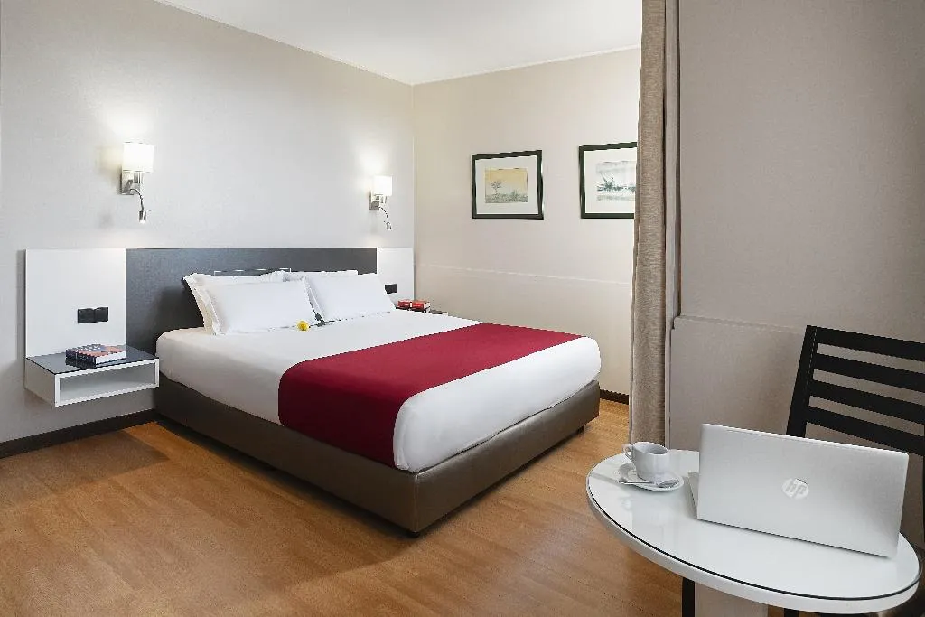 DOUBLE STANDARD Room, Hotel Amadeos, Porto
