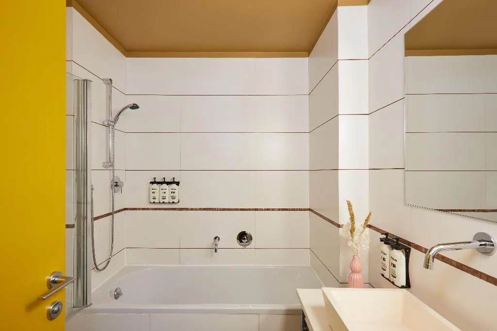 DOUBLE PREMIUM QUEEN BED Room, Hotel Indigo Florence, Florence