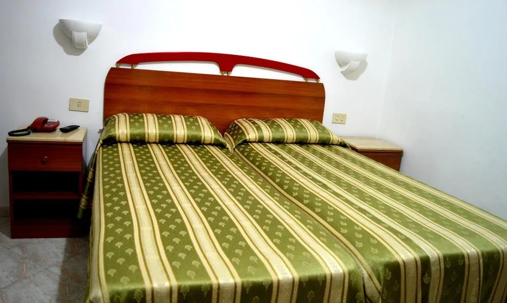 Room, Malaga, Rome