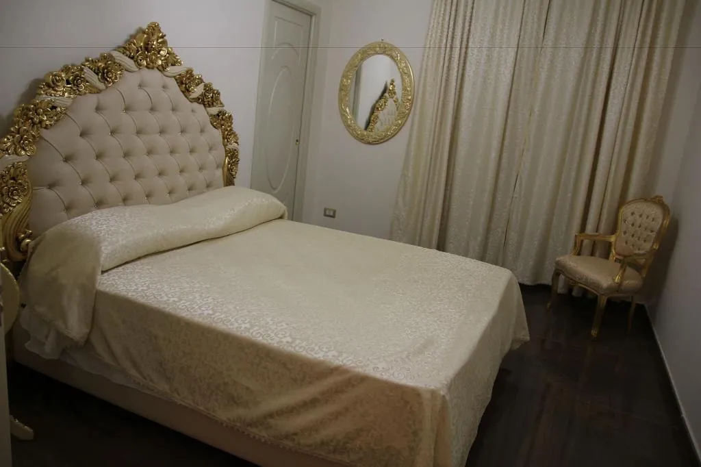 Room, Guesthouse Maria Francesca, Naples