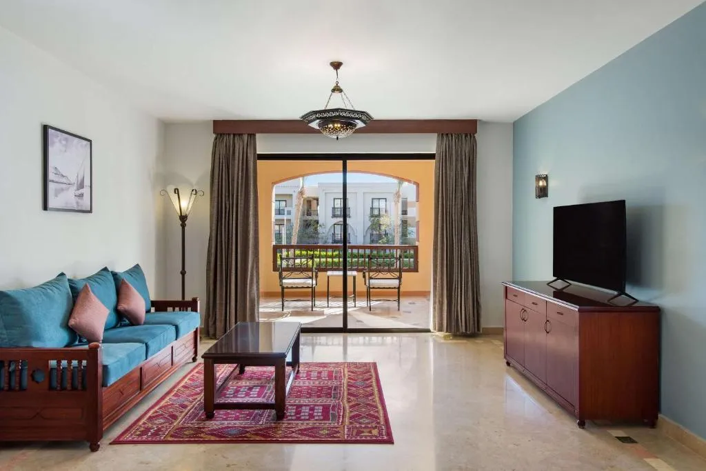 JUNIOR SUITE POOL VIEW Room, Marina Resort Port Ghalib Radisson Individuals, Red Sea Riviera