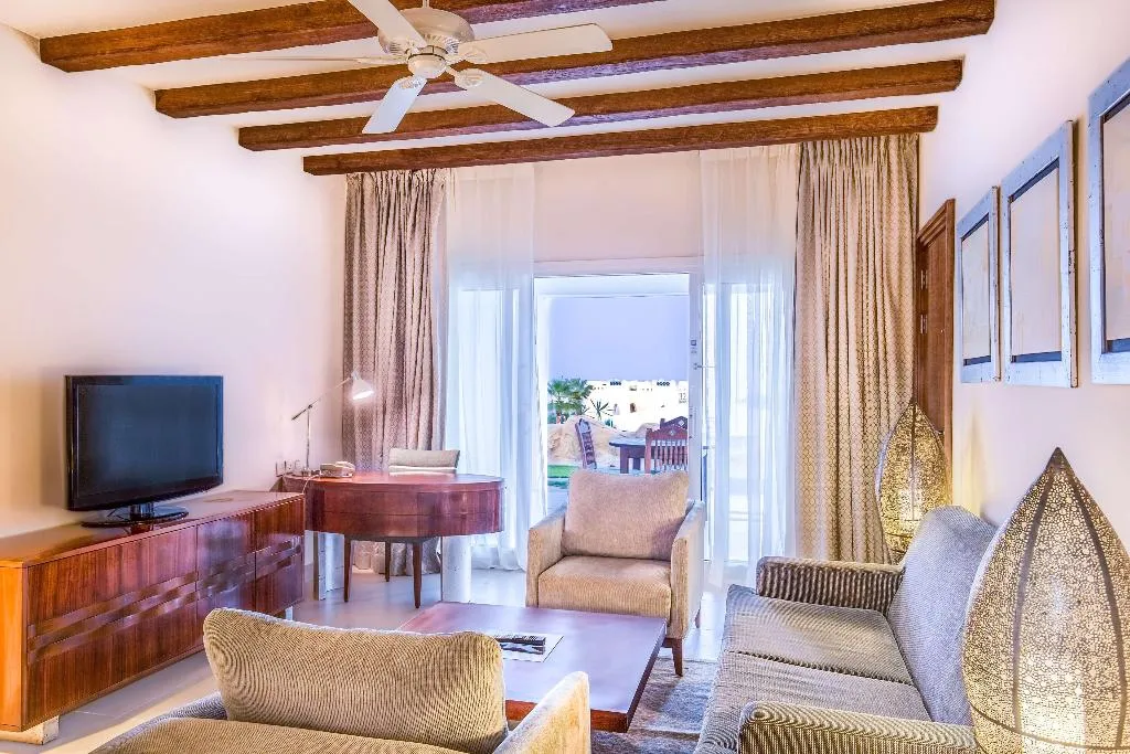 SUITE SEA VIEW KING BED Room, Hilton Marsa Alam Nubian Resort, Red Sea Riviera