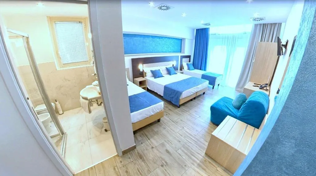 JUNIOR SUITE TWO KING BEDS Room, Luxor Florence, Florence
