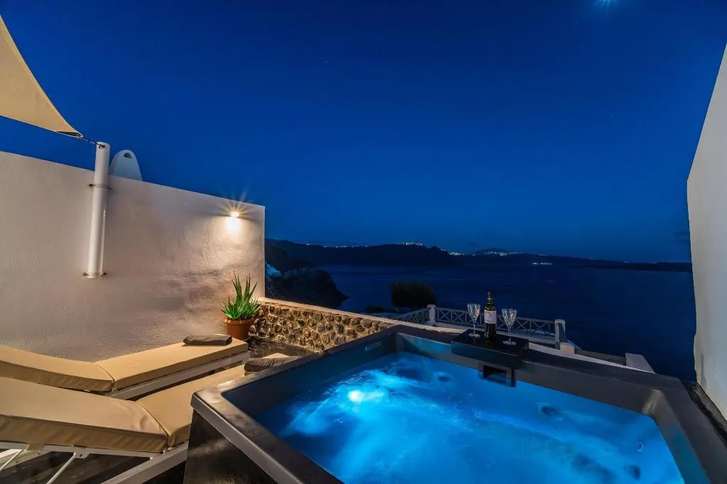 Room, Solstice Luxury Suites, Santorini