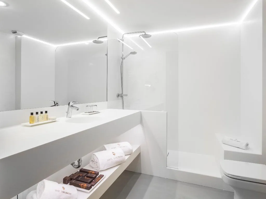 DOUBLE SUPERIOR Room, Carlemany, Costa Brava