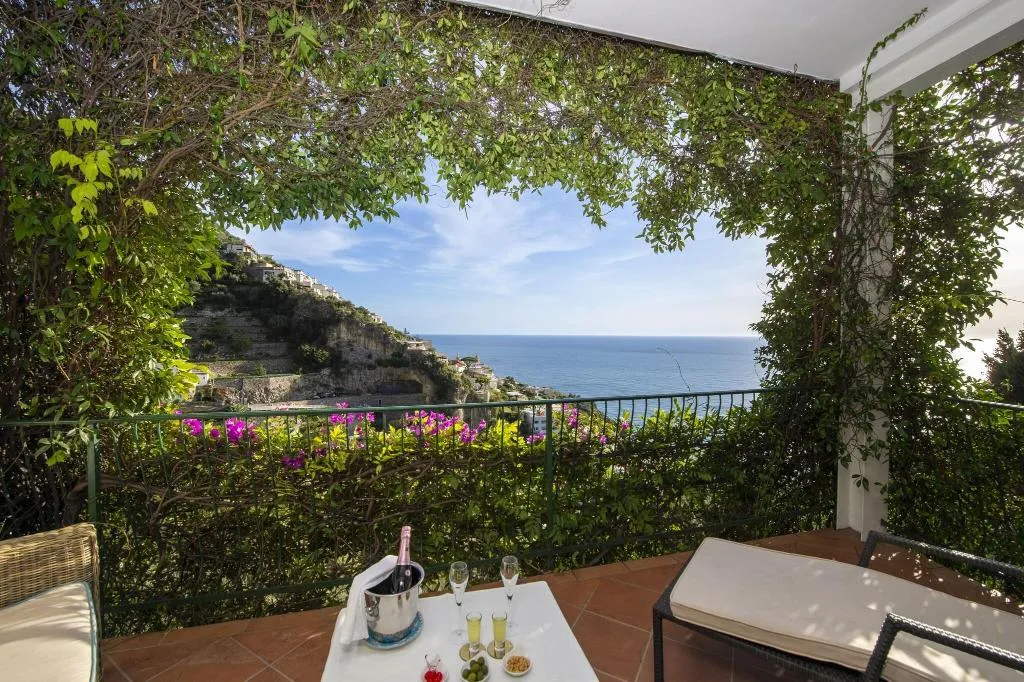 SUITE DELUXE SEA VIEW Room, Hotel Pellegrino, Naples