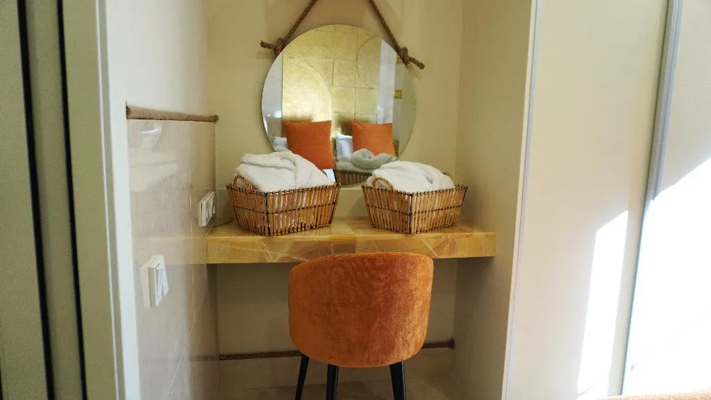 APARTMENT CAPACITY 2 TWO BEDROOMS Room, Cosmo Apartments Rambla de Catalunya, Barcelona