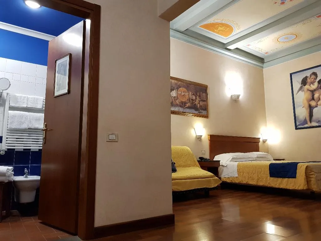 QUADRUPLE STANDARD Room, Porta Faenza, Florence