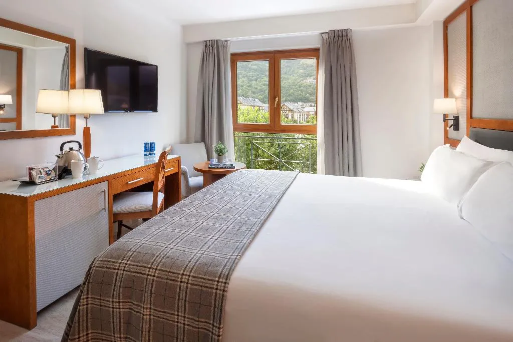 Double or Twin CONNECTING ROOM Room, Vielha Val d’Arán Affiliated by Melia, Costa Brava