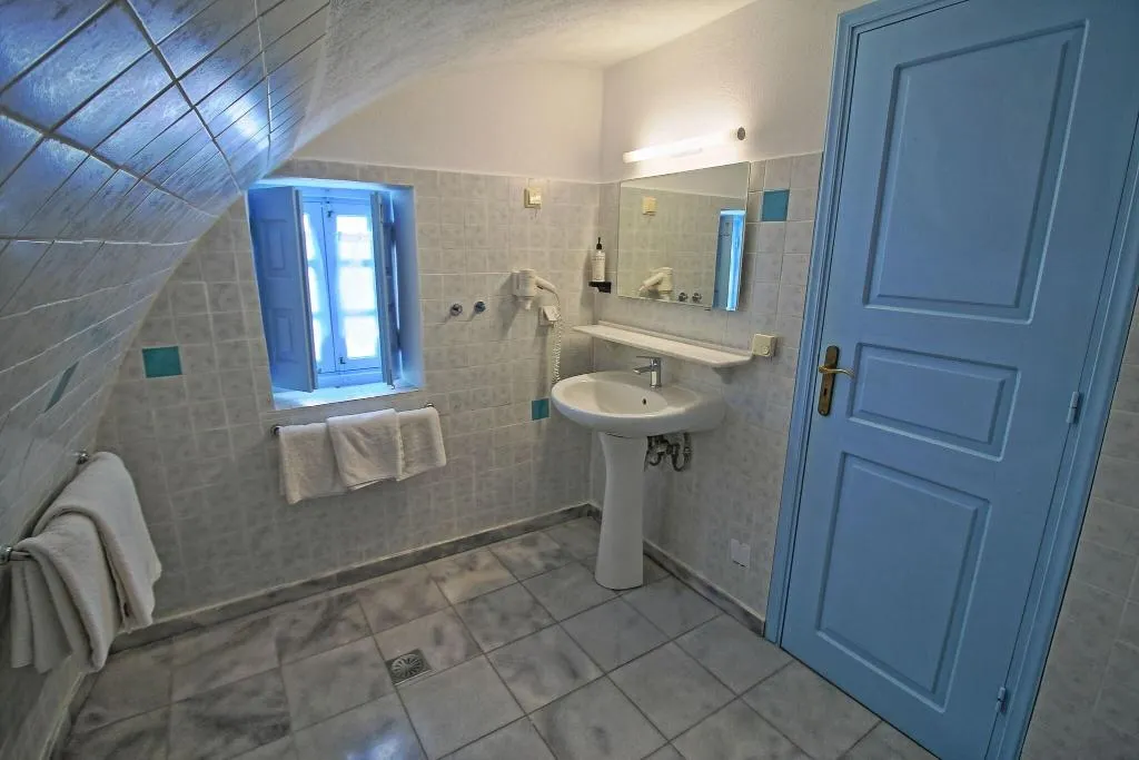 STUDIO WITH DOUBLE BED Room, Aethrio Sunset Village, Santorini