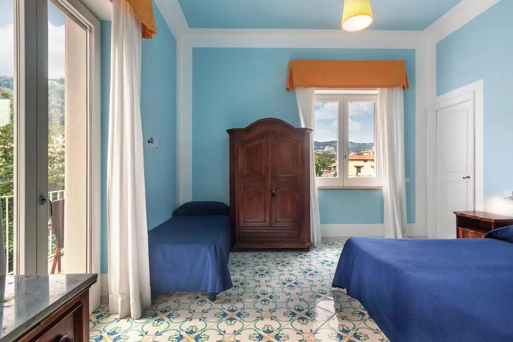 Room TWO BEDS Room, Hotel Mignon, Naples