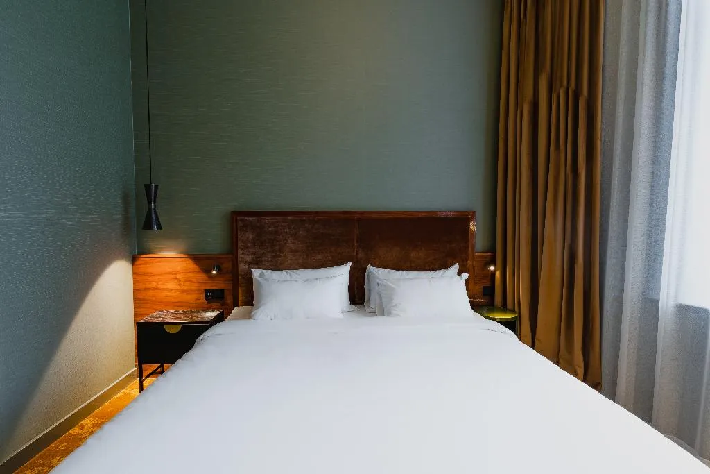 JUNIOR SUITE STANDARD Room, Hotel MAI Amsterdam, Amsterdam