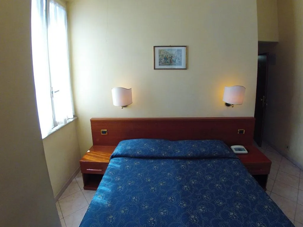 Room, Casali, Naples