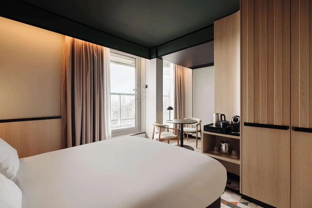 Room, DoubleTree by Hilton Amsterdam Centraal Station, Amsterdam