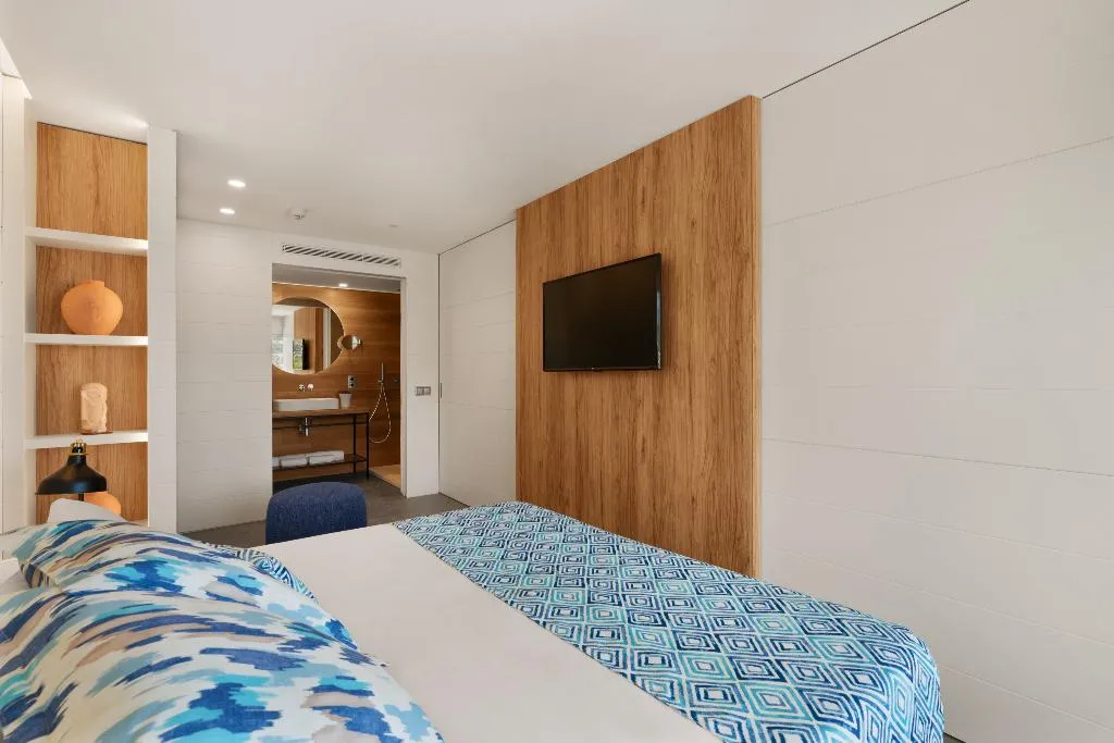 SUITE GARDEN VIEW Room, Cabau Bahia Camp de Mar Suites, Majorca
