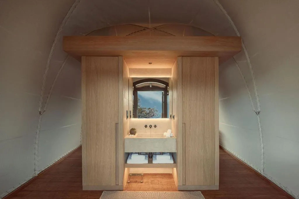 Room, 91 Athens Riviera, The Resort, Athens