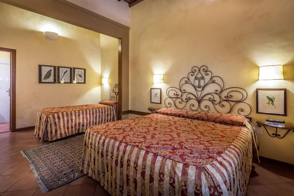 QUADRUPLE STANDARD Room, Mario's, Florence