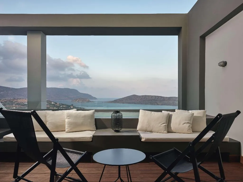 SUITE WITH PRIVATE POOL Room, Domes Aulus Elounda, Curio Collection by Hilton, Crete