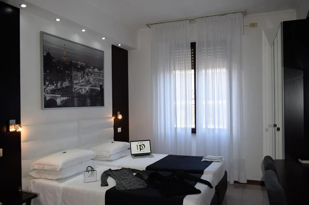 Room, Hotel Perugino, Milan