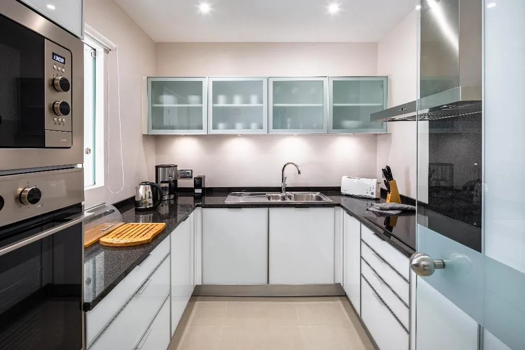 APARTMENT TWO BEDROOMS Room, Shantiapartments, Algarve