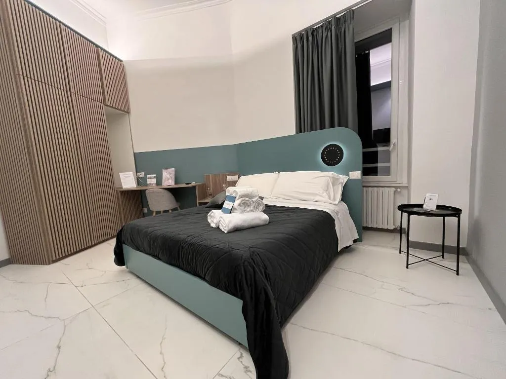 Room, Rettifilo 311, Naples