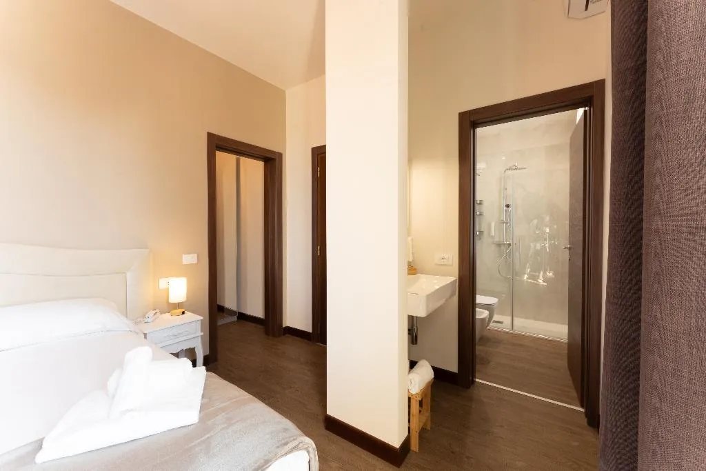 DOUBLE SUPERIOR Room, Hotel Gardenia Sirmione, Milan