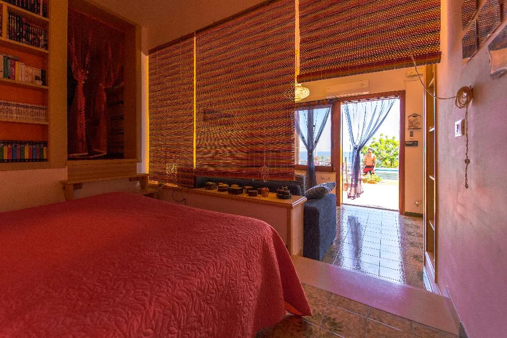 VILLA THREE BEDROOMS Room, La Villa di Sofia, Palermo
