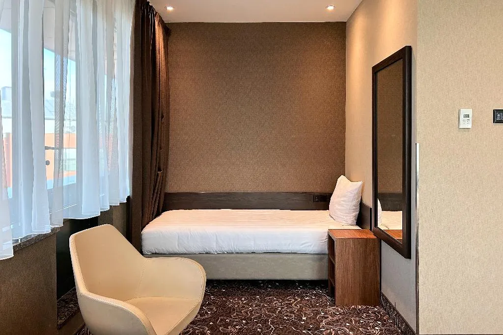 TRIPLE STANDARD Room, Hotel Levell, Amsterdam