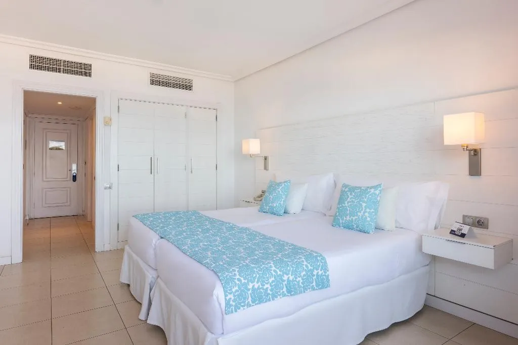 DOUBLE SINGLE USE STANDARD Room, Landmar Costa Los Gigantes Family Resort, Tenerife