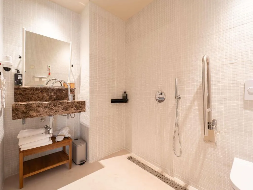 DOUBLE Accessible Room, Ibis Valencia Alfafar, Valencia