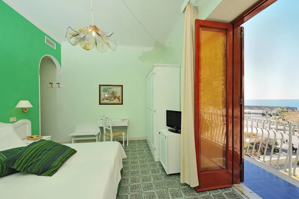 Double or Twin PARTIAL OCEAN VIEW Room, La Bussola, Naples