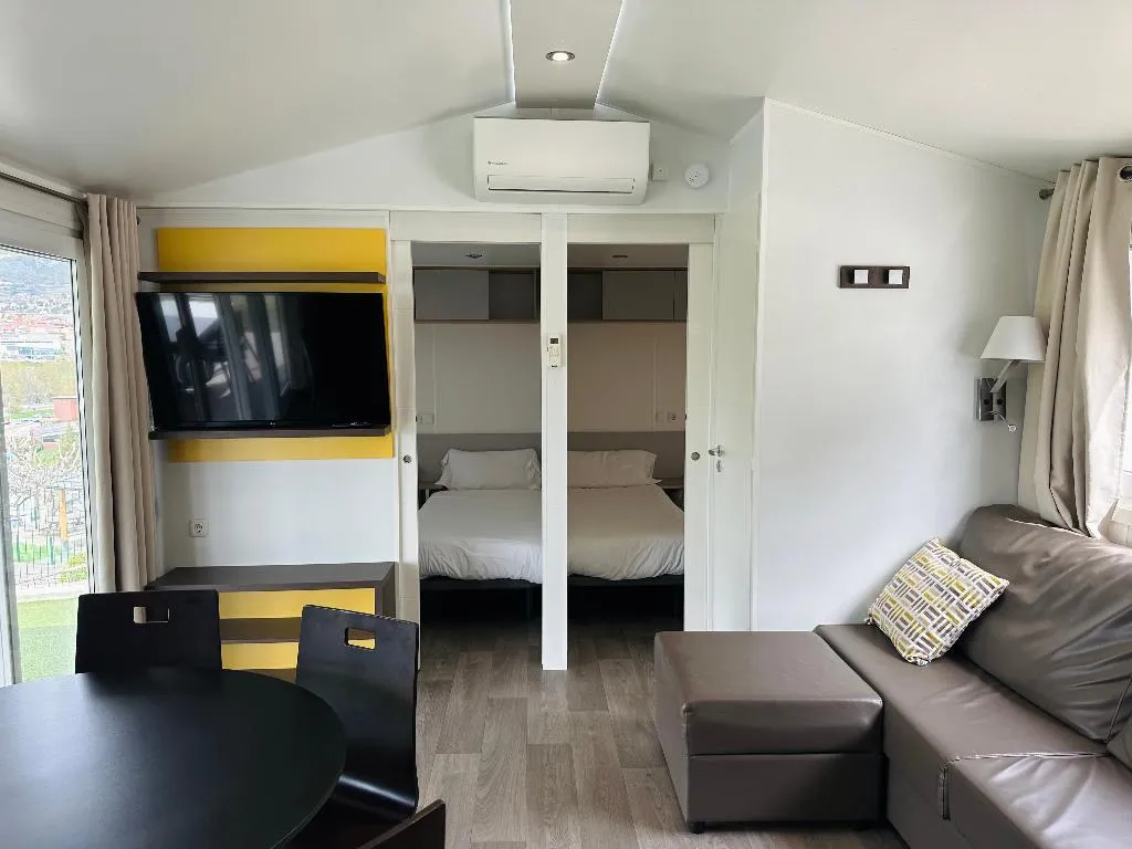 MOBILE HOME THREE BEDROOMS ONE BATHROOM Room, Berga Resort - The Mountain - Wellness center -SPA, Barcelona