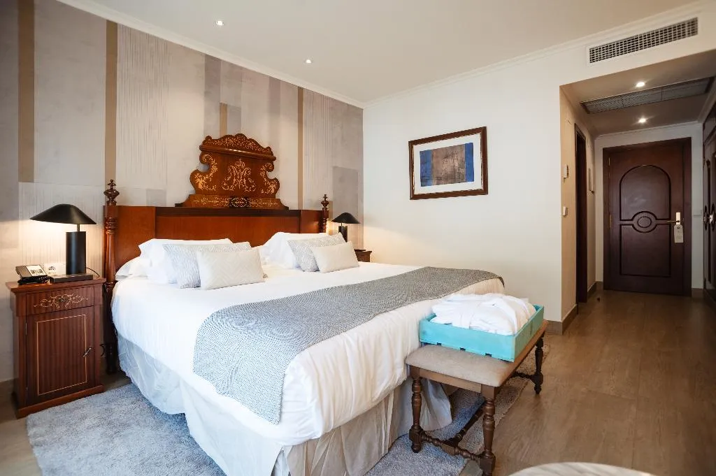 DOUBLE SINGLE USE STANDARD Room, Secrets Mallorca Villamil Resort & Spa Only Adults, Majorca