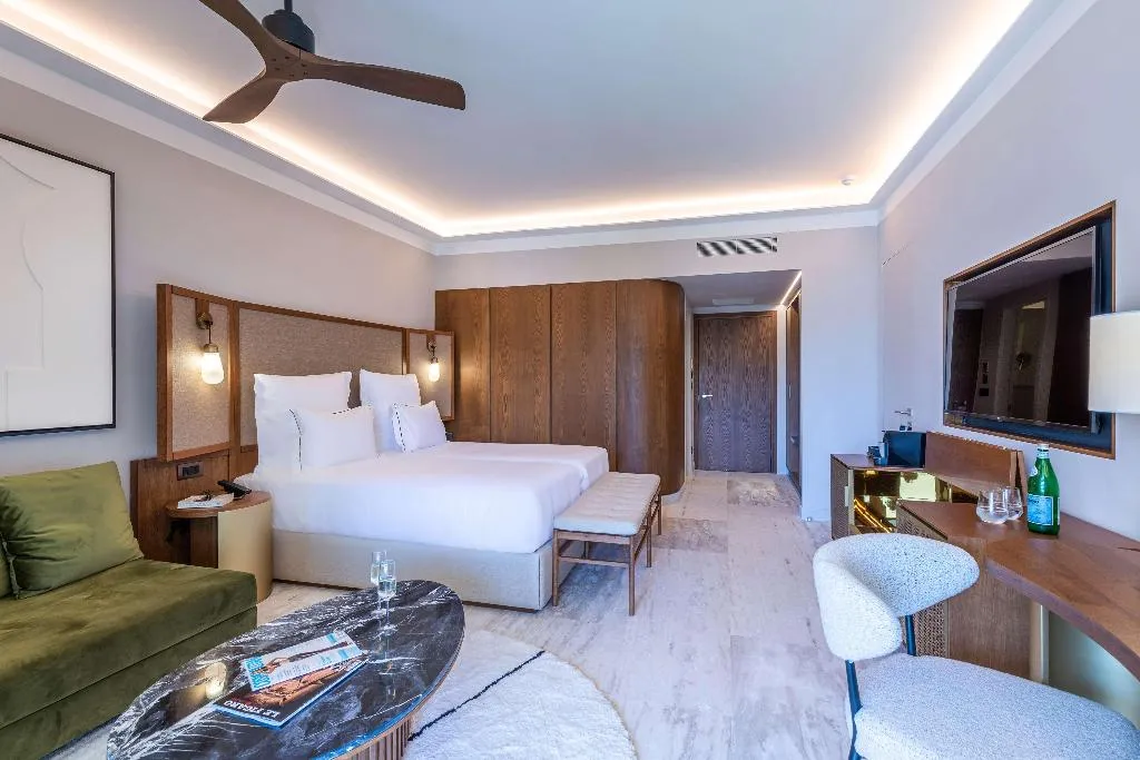 JUNIOR SUITE GARDEN VIEW Room, Aulus Chania Resort, Curio Collection by Hilton, Thessaloniki