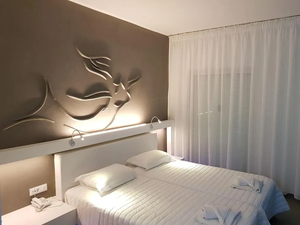 Room, Niriides Hotel, Crete