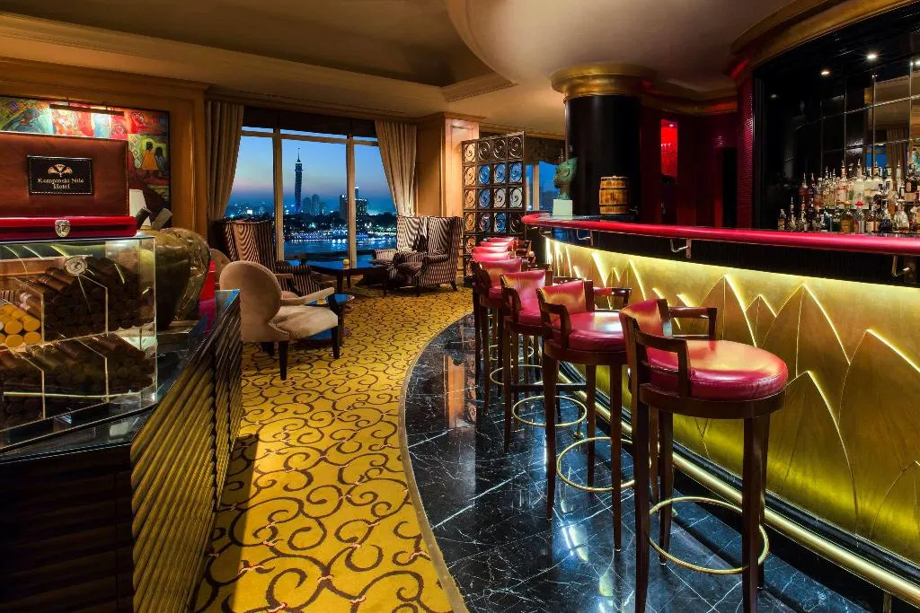 Bar, Kempinski Nile Hotel Garden City Cairo, Cairo