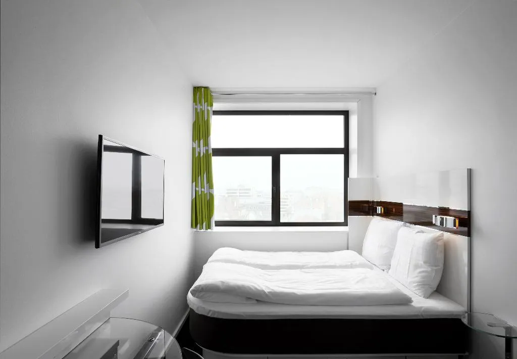 DOUBLE WITH VIEWS Room, Wakeup Copenhagen Bernstorffsgade, Copenhagen