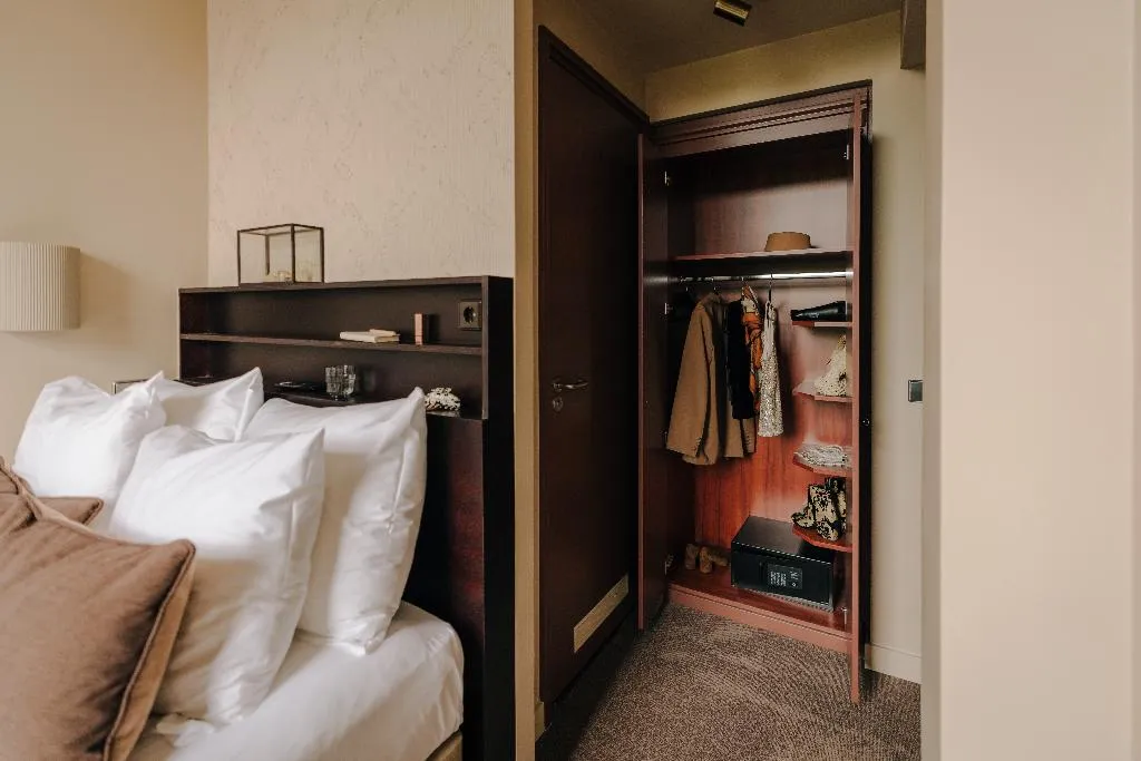 DOUBLE BASIC Room, Hotel Omega, Amsterdam