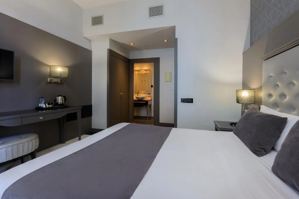 DOUBLE STANDARD Room, Hotel Ciutadella Barcelona, Barcelona