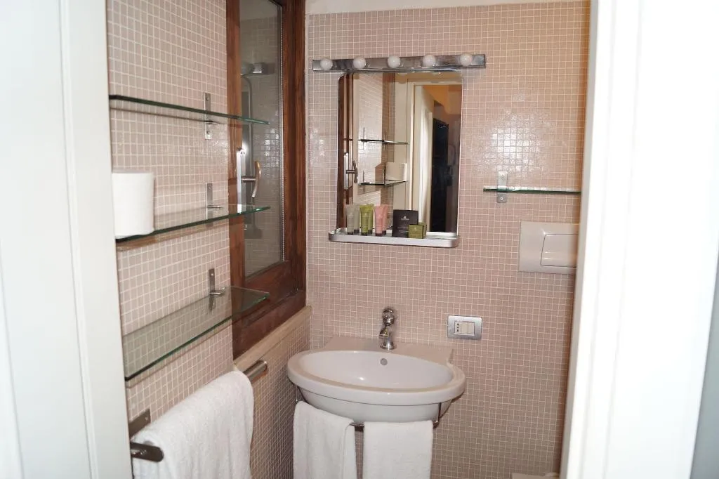 TRIPLE STANDARD Room, Relais Arco Della Pace, Rome