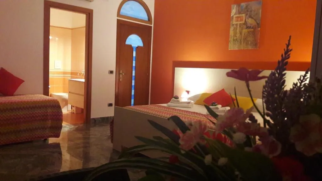 Room, B&B Cornelia, Naples