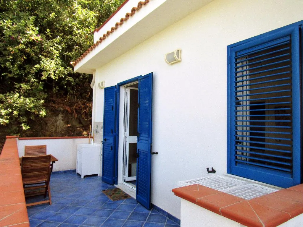 APARTMENT GARDEN VIEW CAPACITY 2 Room, Magico Appartamenti Scafa, Catania