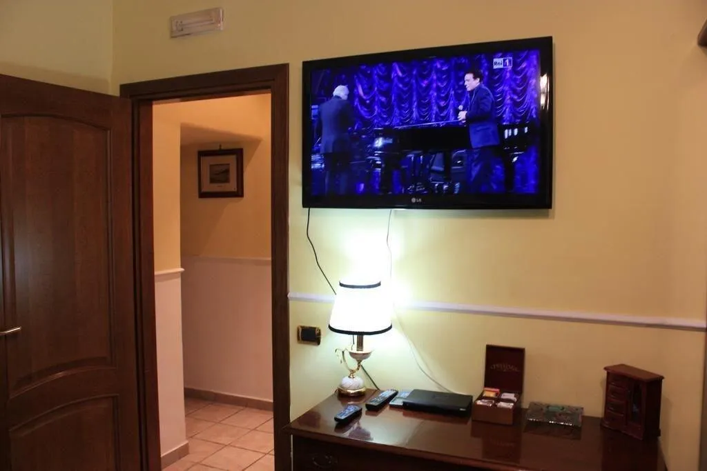 Room, Del Corso, Naples